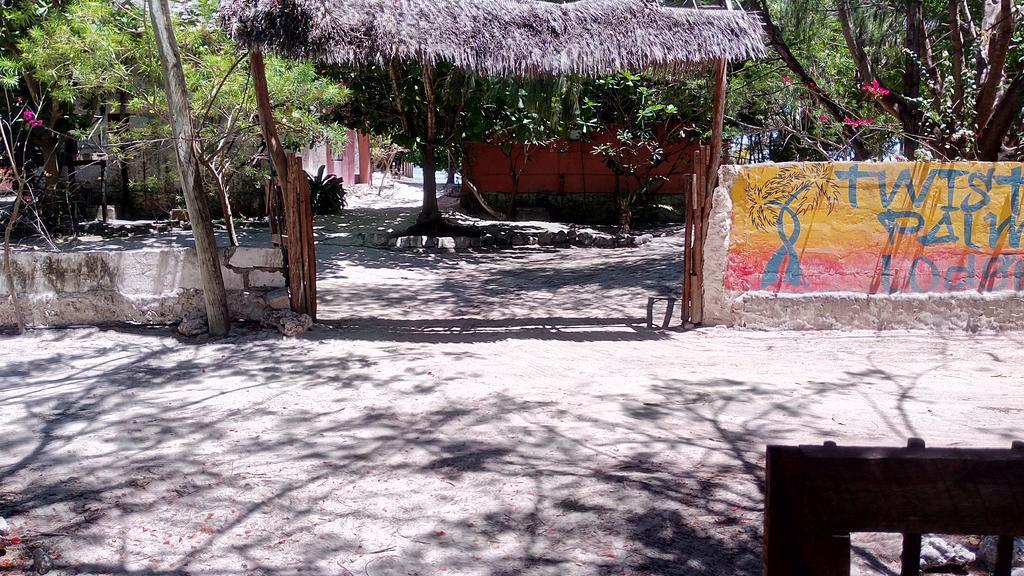 Twisted Palms Lodge & Restaurant Bwejuu Εξωτερικό φωτογραφία